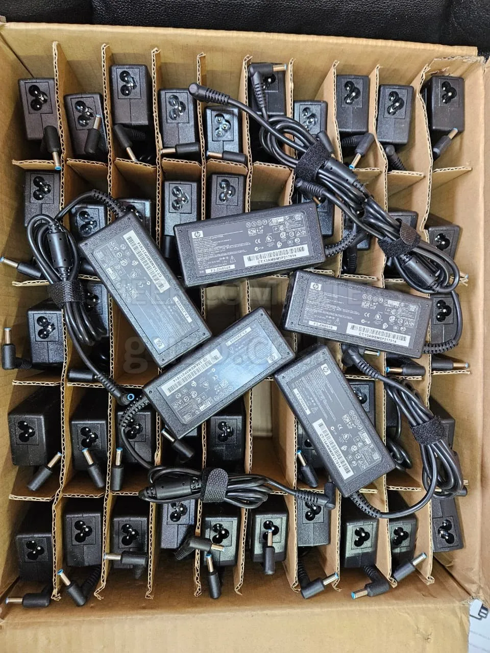 HP 65W Blue Pin Laptop Charger – Computer Shop in Nairobi CBD