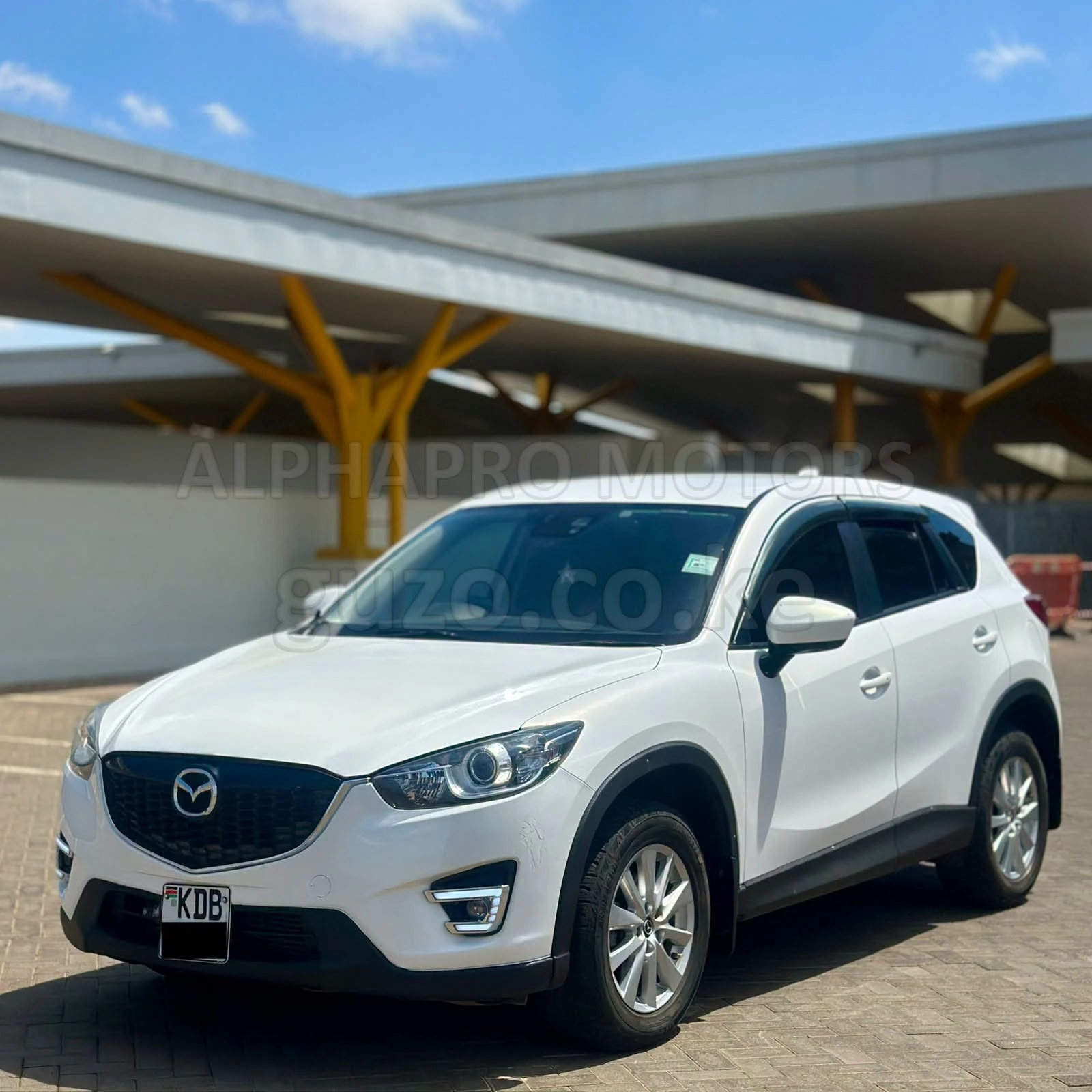 White Mazda CX-5 2014 for Sale in Nairobi