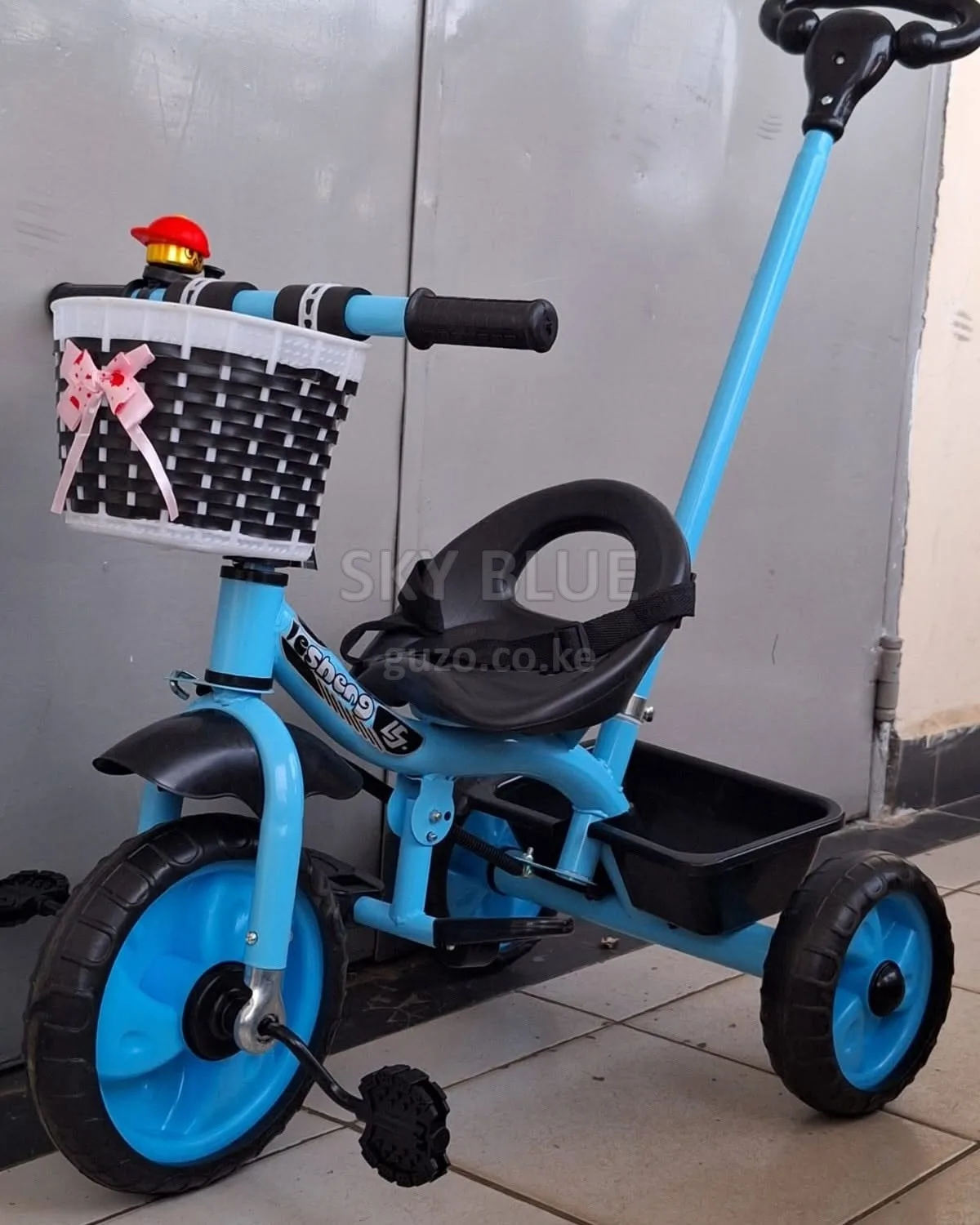 TRICYCLE WITH HANDLE